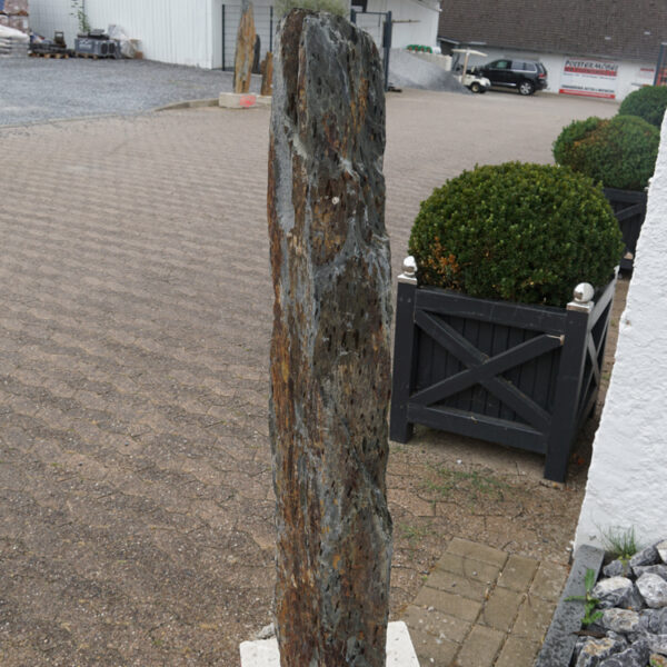 Schiefersäule Naturstein