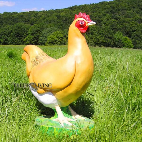Ländlicher Hahn oder Huhn als Figur