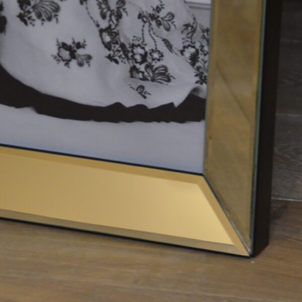 Spiegelrahmen mit Facettenschliff