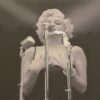 Bild Marilyn Monroe singt
