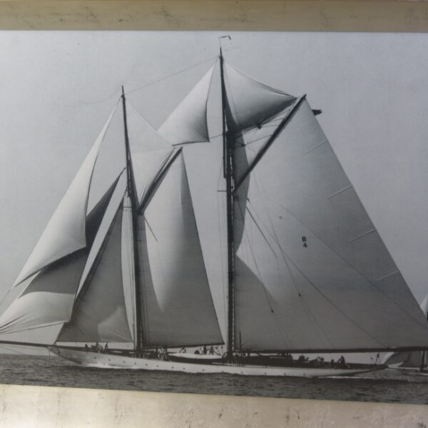 Historische Segelregatta im Rahmen
