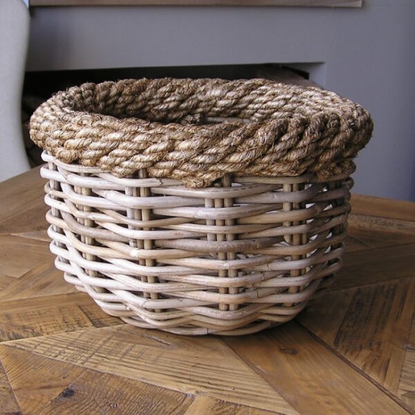 Rattankorb mit Juterand